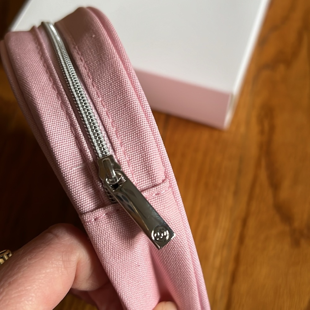 Chanel round pink pouch - Picture 2 of 6